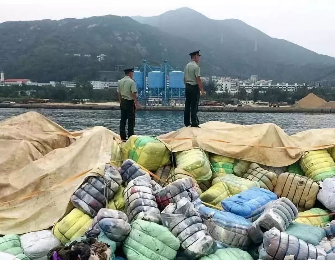 洋垃圾禁令實(shí)施 2018073009182982.jpg